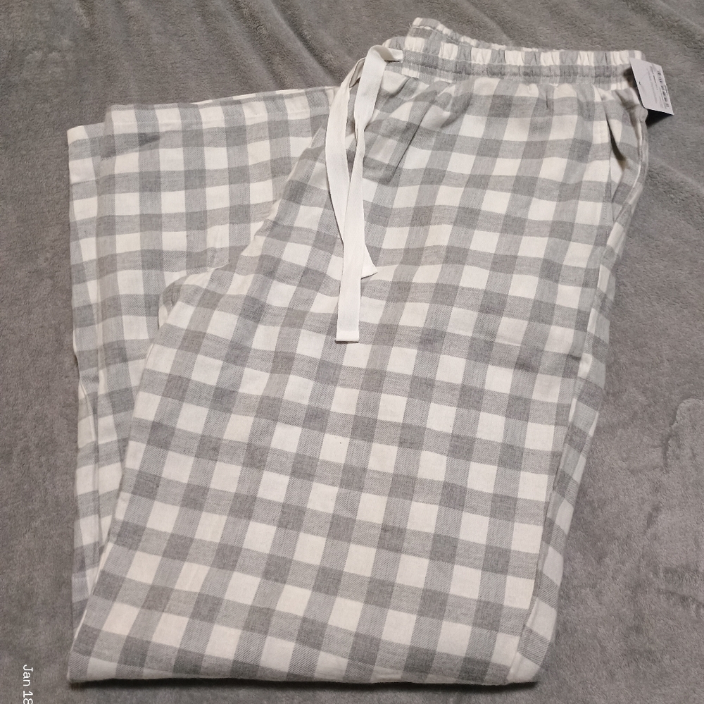 Gray and Whiten Women's Size XL Checkered Pajama Pants